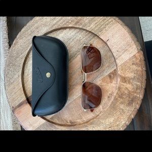 Persol Style 2461 "Morris"
Hand crafted in Italy